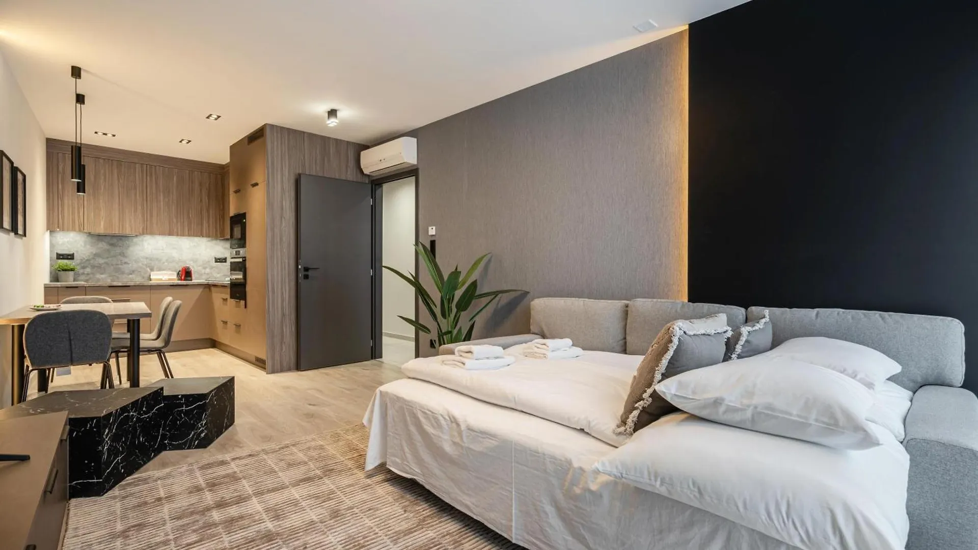 Buda Side Luxury Apartments 3-4-5 Budapest